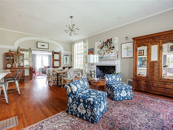 3rd image of 552 Cobb Street