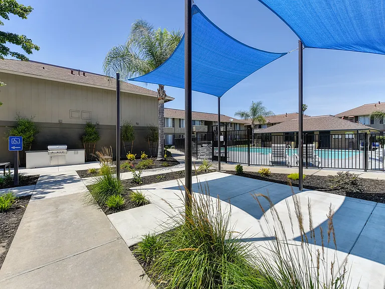 Chardonnay Ridge | Exterior Courtyard