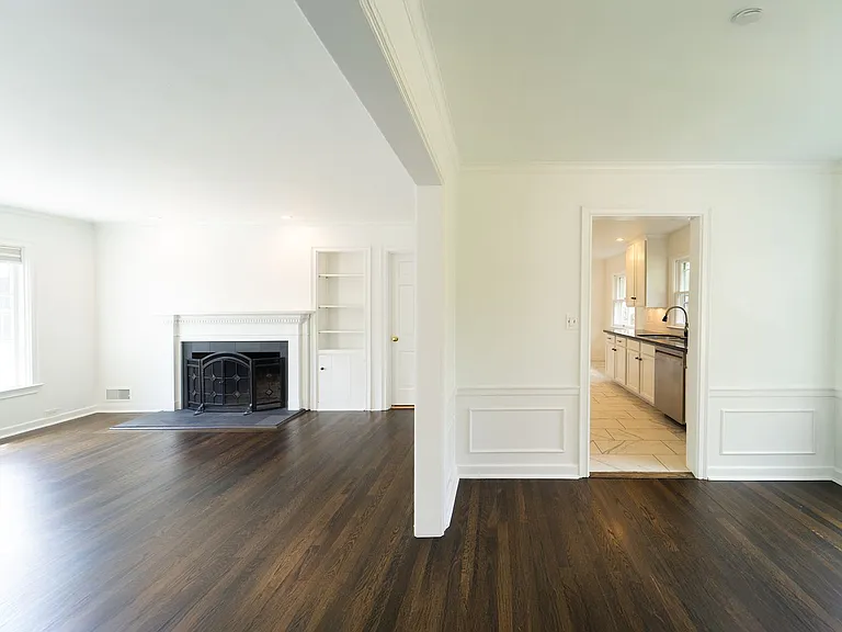 Brentwood House — Photo 17