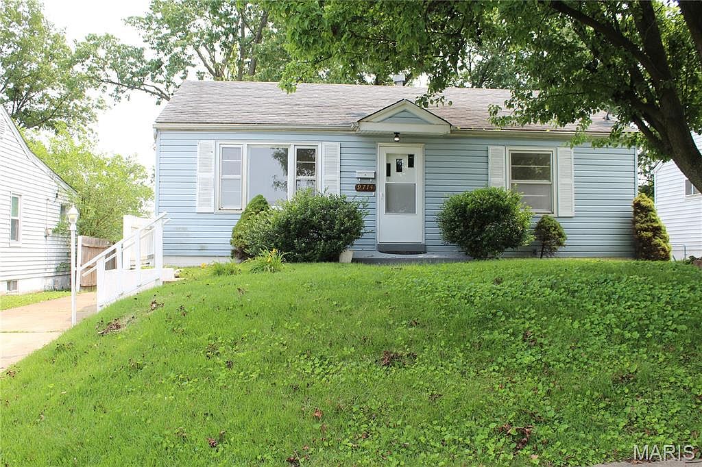 9714 Echo Ln, Saint Louis, MO 63114 | Zillow