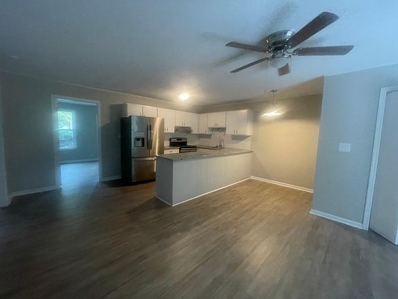 5th image of 982 Hampton Dr #982