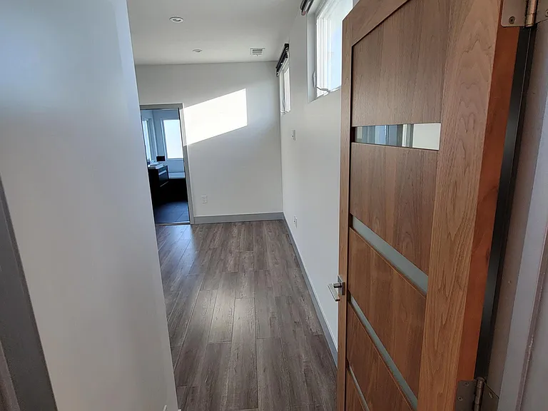 10730 Helendale Ave — Photo 30