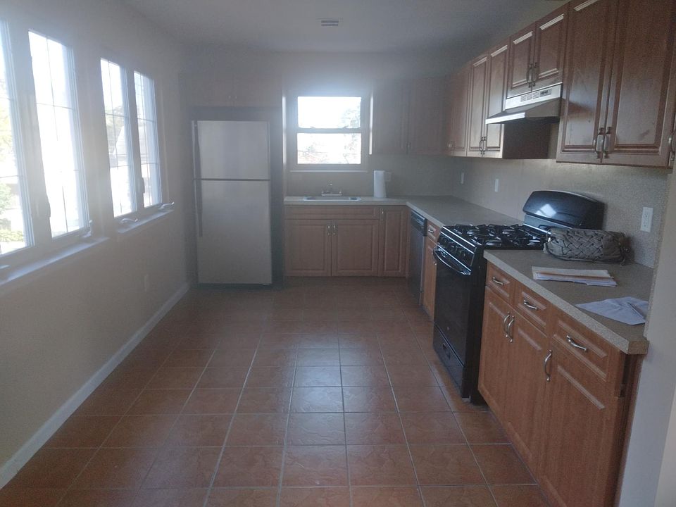 1st image of 191 Anderson St