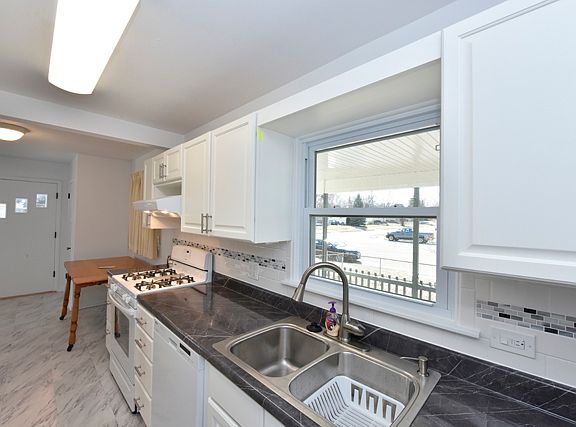 3rd image of 2300 Huron Ter