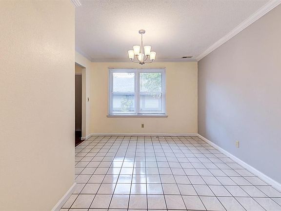 4th image of 2336 Seven Pines Dr