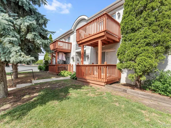 1714 Fort St, Trenton, MI 48183