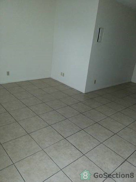 2nd image of 300 20th St APT 3