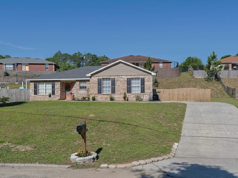 405 Bobby Dr
