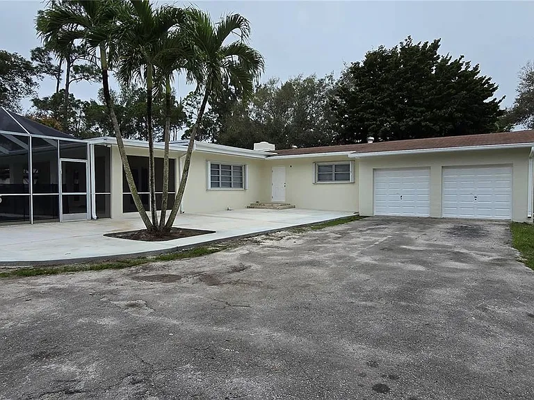 6500 SW 82nd Ave — Photo 2