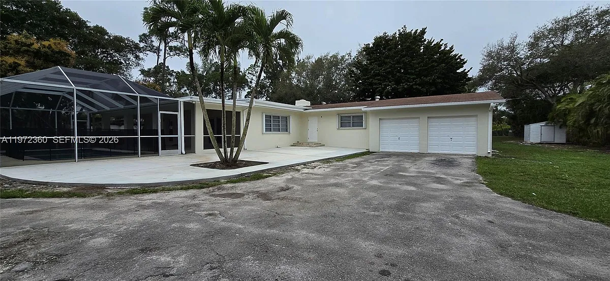 Building Photo - 6500 SW 82nd Ave
