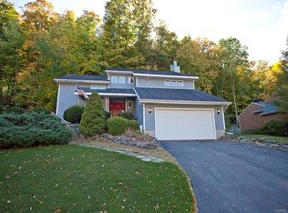 4530 Lamplighter Ln, Manlius, NY 13104