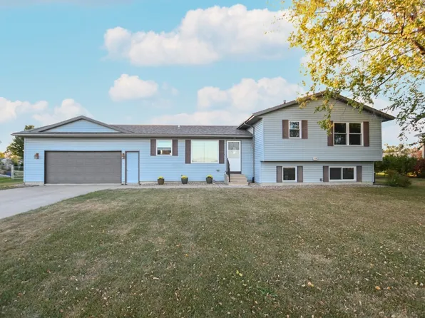 307 Denise Dr, Palo, IA 52324