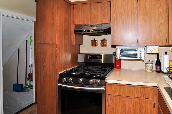 Sold by CENTURY 21 Sunny Gardens Realty, Inc. | media 14