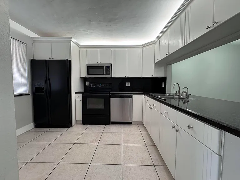 193 Lakeview Dr #205 — Photo 4
