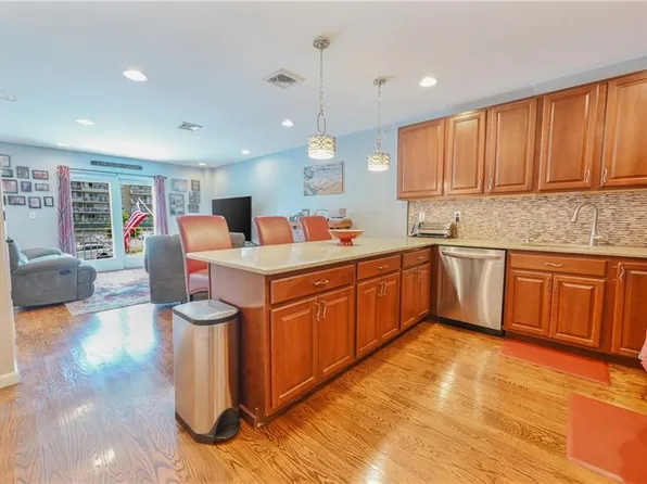 103-02 Rockaway Beach Blvd #2B, Rockaway Park, NY 11694