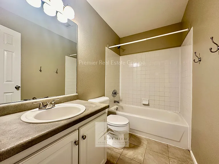 4394 Gunbarrel Dr — Photo 13