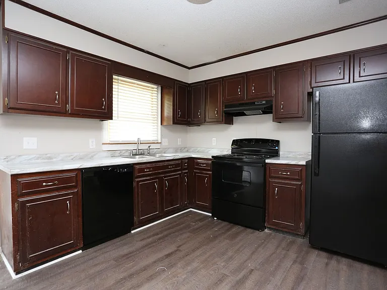 203A Courtney Way — Photo 1