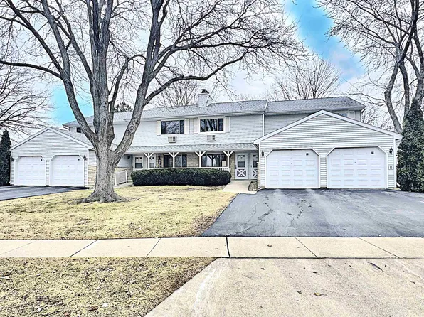 77 University Dr, Fond Du Lac, WI 54935