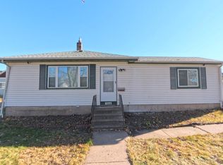 1664 Barclay St, Saint Paul, MN 55106