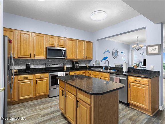 4th image of 2230 Beach Dr APT 404