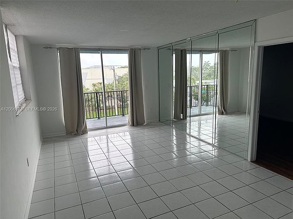 3rd image of 12590 NE 16th Ave APT 411