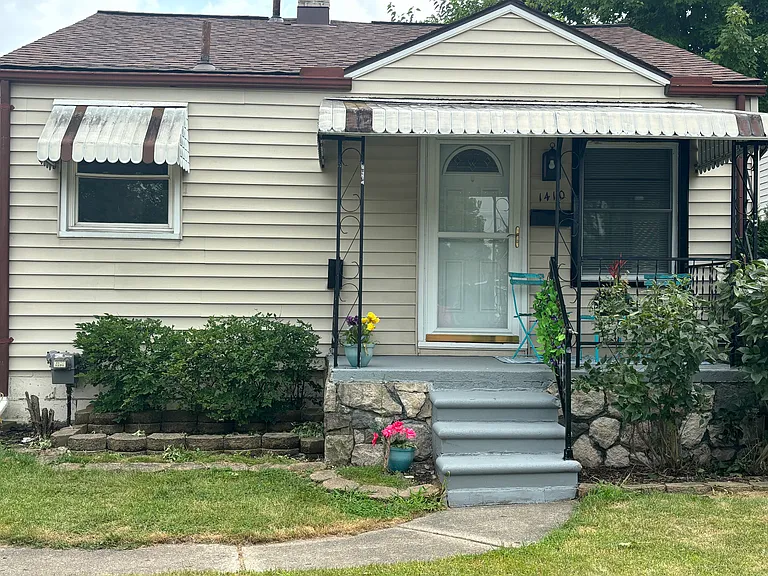 1410 E Madge Ave — Photo 36