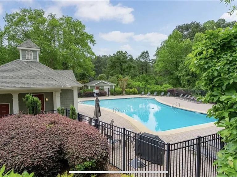 1752 Breyerton Dr — Photo 32