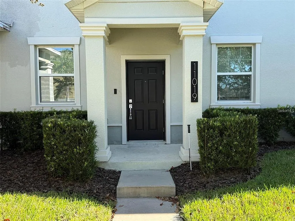3 bed, 2.5 bath, 1518 sqft, $2,500 — Photo 2