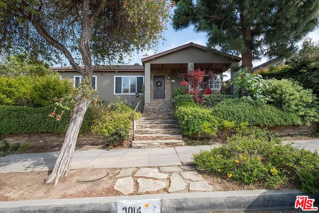 4 bed, 3.0 bath, 2217 sqft, $9,000 — Photo 1