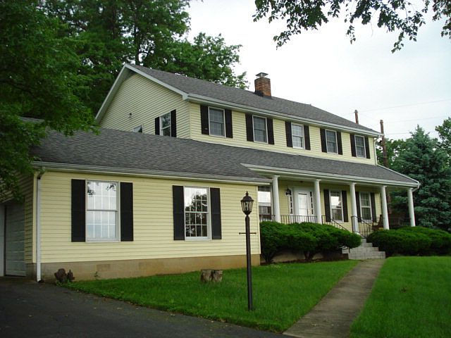 1st image of 669 Hillcrest Dr