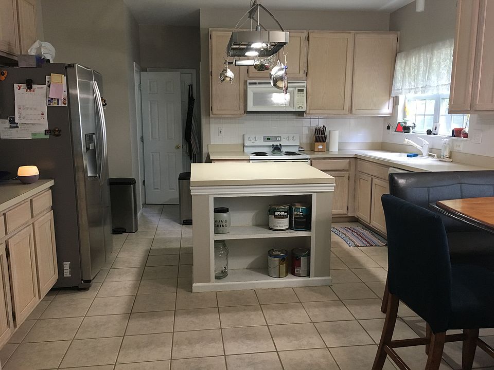 1st image of 109 Arrow Ct