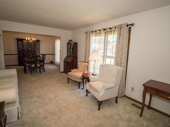 2nd image of 3976 Royal Estates Dr