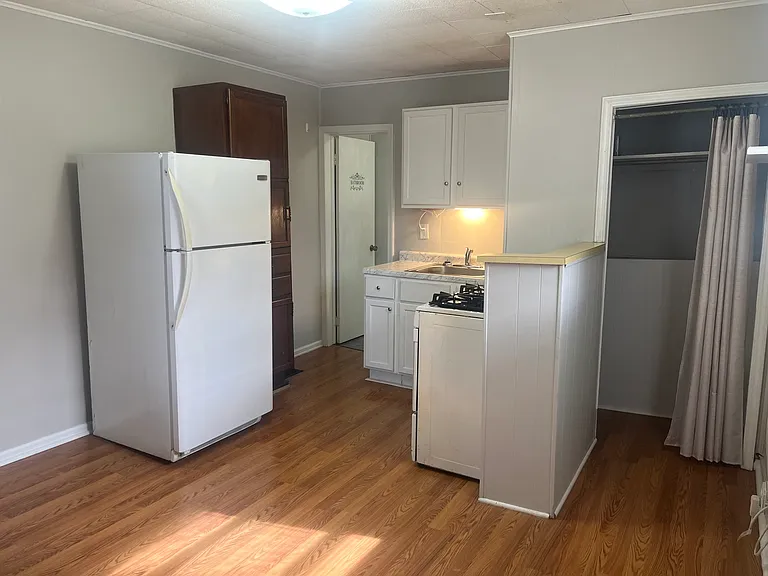 354 Spruce St #5 — Photo 2