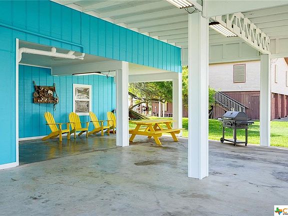 5th image of 328 N Shore Dr