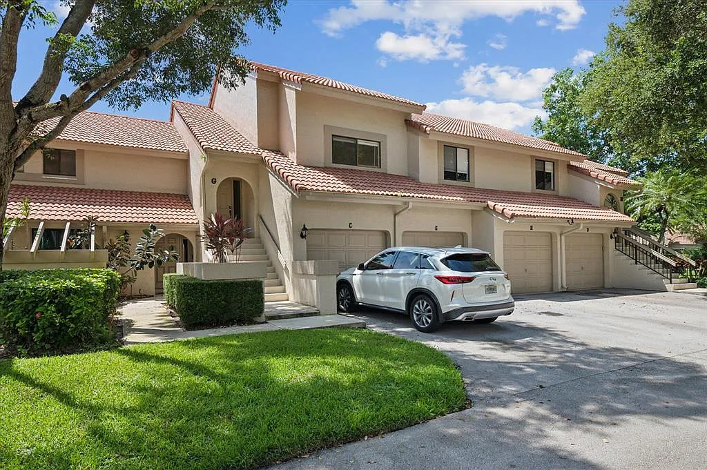 2 bed, 1110 sqft, $3,000 — Photo 1