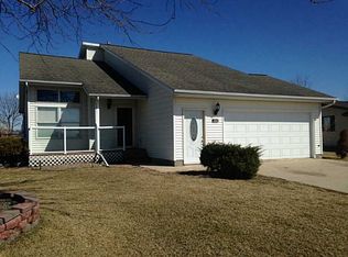 1212 1st St, Belle Plaine, IA 52208