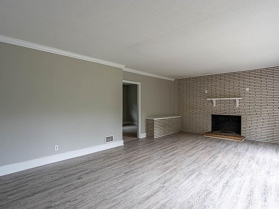 5th image of 1927 Melissa Ln