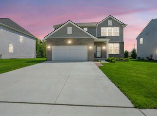 24862 Beach Dr, Macomb, MI 48042