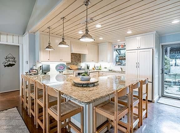 5th image of 137 Pebble Beach Dr