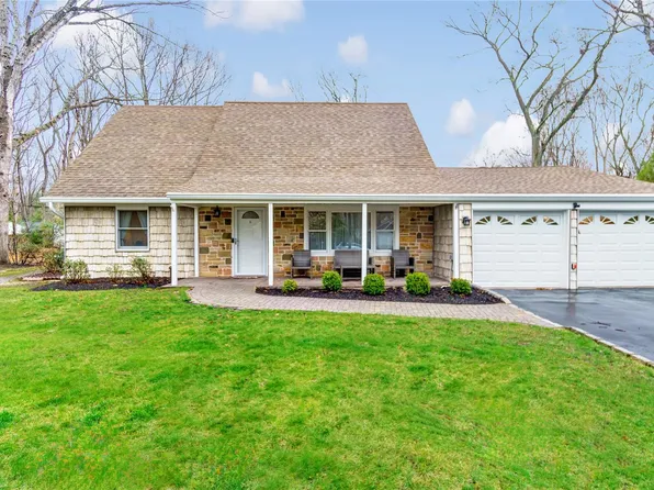 33 Spencer Lane, Stony Brook, NY 11790
