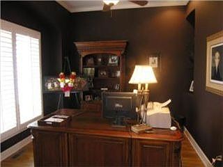 2nd image of 4400 NE De La Mar Cir