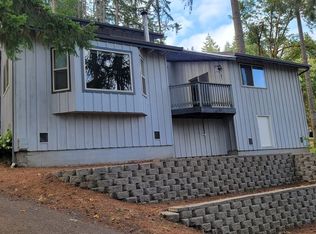 983 S 71st St, Springfield, OR 97478