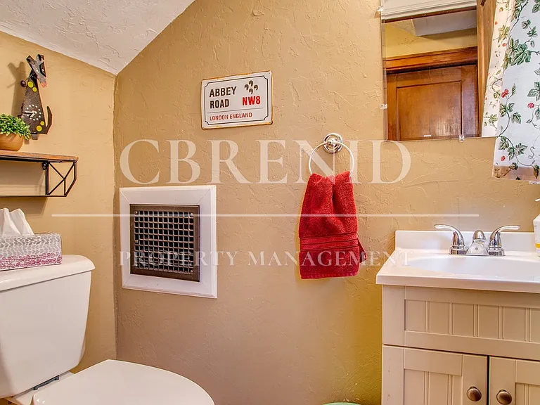 1214 W Maine St — Photo 21