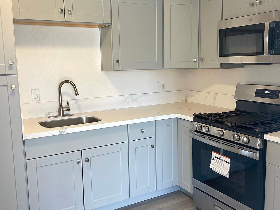 1st image of 4326-28 Poplar St #4328