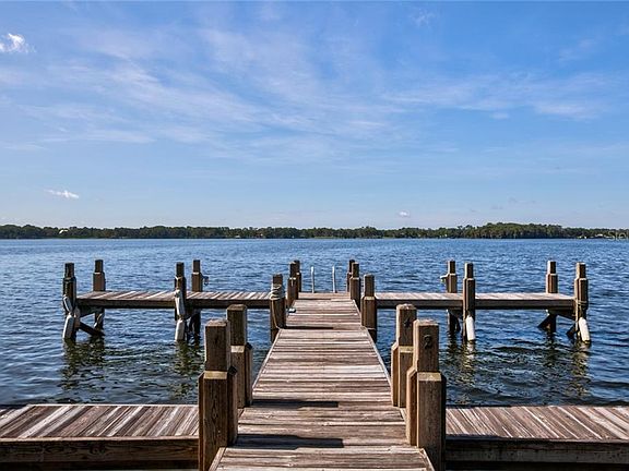 3rd image of 207 Lago Vista Blvd
