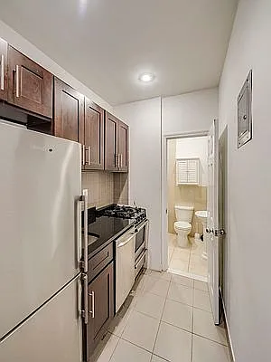 Rented by Jonis Realty | media 2