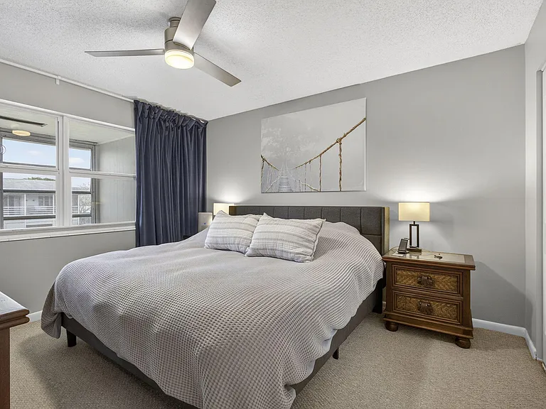 155 Windsor Dr #G — Photo 18