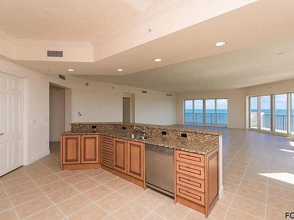 4th image of 85 Avenue De La Mer Unit 606
