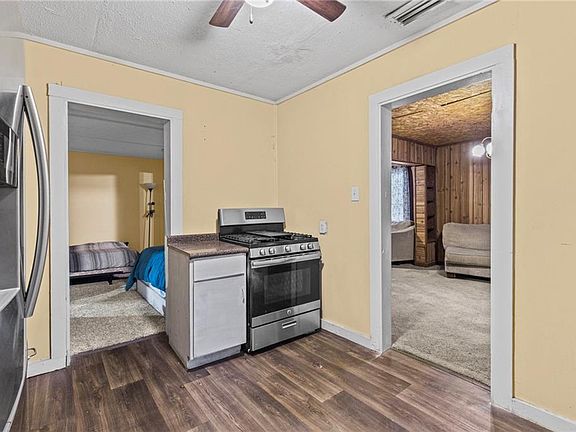 4th image of 275 Bishop Phillips Ave