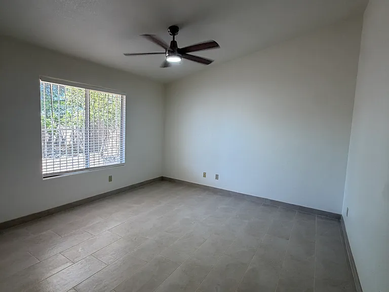 2534 S Perillo Dr — Photo 35